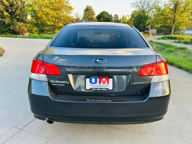 Photo of 2013 Graphite Gray Metallic Subaru Legacy