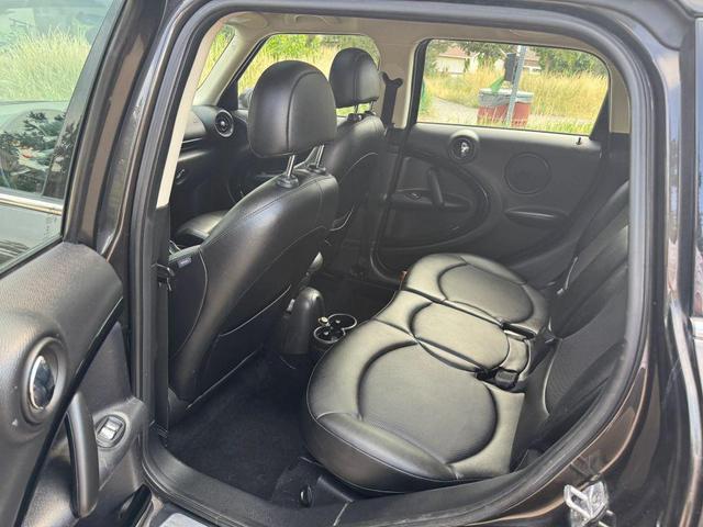 Photo of 2015 Absolute Black Metallic MINI Countryman