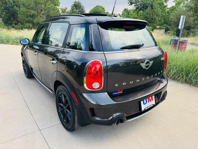Photo of 2015 Absolute Black Metallic MINI Countryman