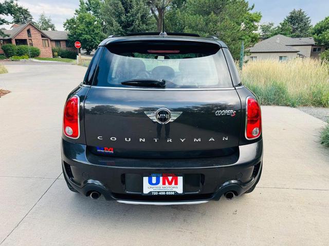 Photo of 2015 Absolute Black Metallic MINI Countryman