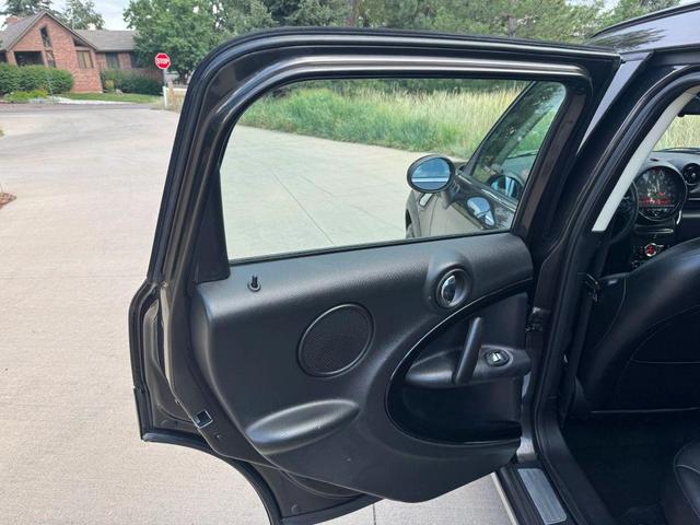 Photo of 2015 Absolute Black Metallic MINI Countryman