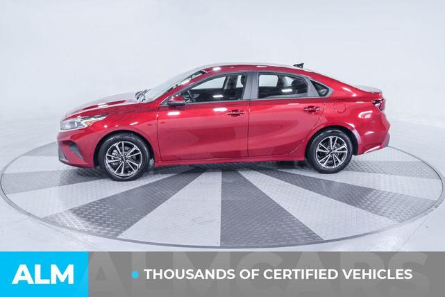 Photo of 2024 Currant Red Kia Forte