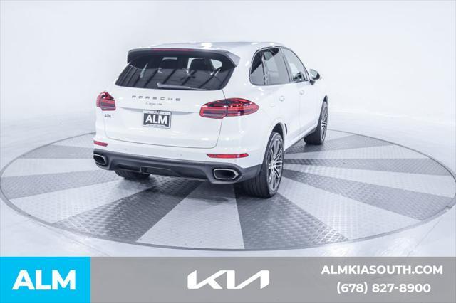 Photo of 2017 White Porsche Cayenne
