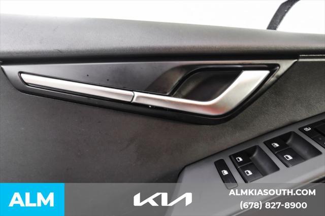 Photo of 2023 Runway Red Kia Niro
