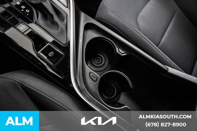 Photo of 2023 Runway Red Kia Niro