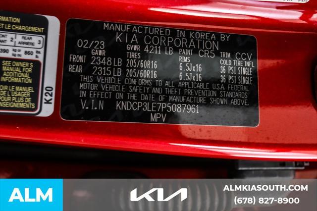 Photo of 2023 Runway Red Kia Niro