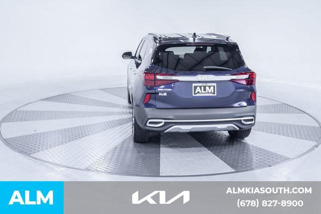 Photo of 2022 Dark Ocean Blue/Black Roof Kia Seltos