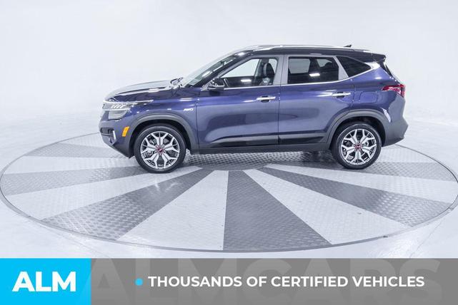 Photo of 2022 Dark Ocean Blue/Black Roof Kia Seltos
