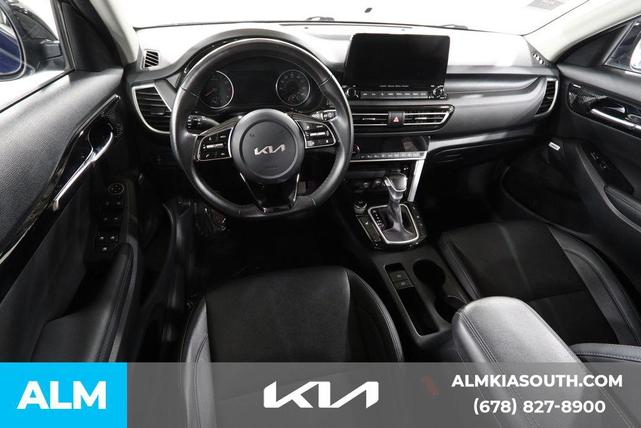 Photo of 2022 Dark Ocean Blue/Black Roof Kia Seltos