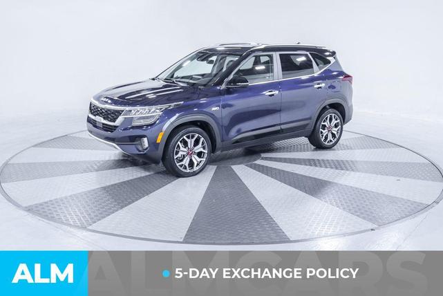 Photo of 2022 Dark Ocean Blue/Black Roof Kia Seltos