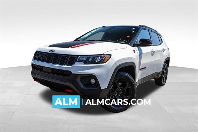 Photo of 2024 Bright White Clearcoat Jeep Compass
