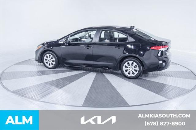 Photo of 2023 Midnight Black Metallic Toyota Corolla