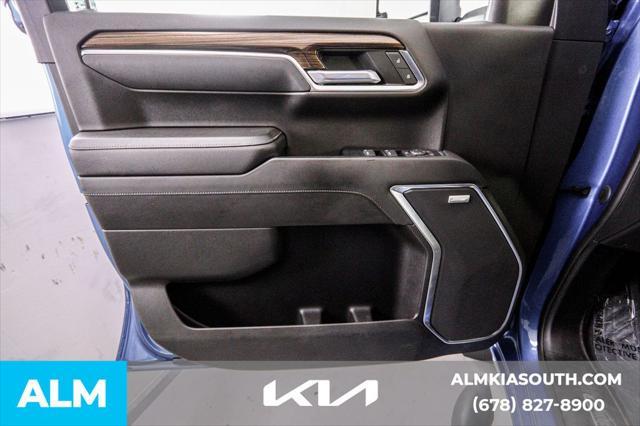 Photo of 2022 Blue Chevrolet Silverado 1500