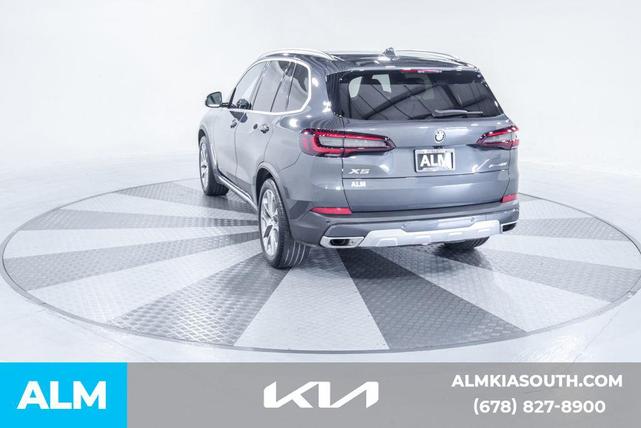 Photo of 2021 Gray BMW X5