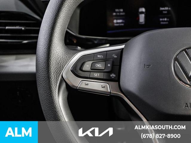 Photo of 2022 Dusk Blue Metallic Volkswagen Taos