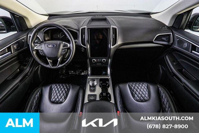 Photo of 2024 AGATE BLACK METALLIC Ford Edge