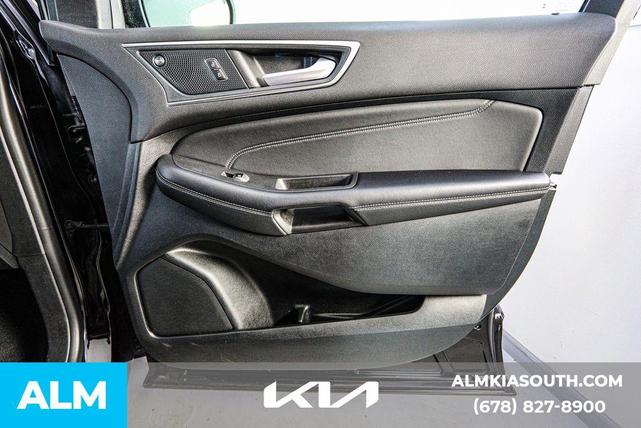 Photo of 2024 AGATE BLACK METALLIC Ford Edge