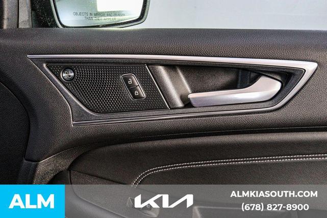 Photo of 2024 AGATE BLACK METALLIC Ford Edge
