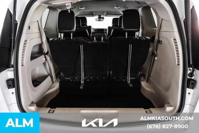 Photo of 2024 Bright White Clearcoat Chrysler Pacifica