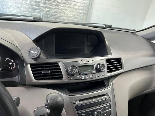 Photo of 2015 Silver Honda Odyssey