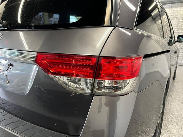 Photo of 2015 Silver Honda Odyssey