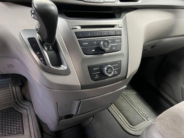 Photo of 2015 Silver Honda Odyssey