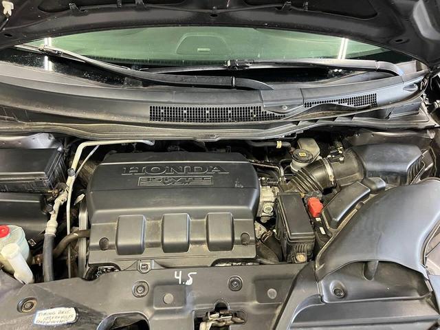 Photo of 2015 Silver Honda Odyssey