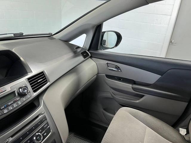 Photo of 2015 Silver Honda Odyssey