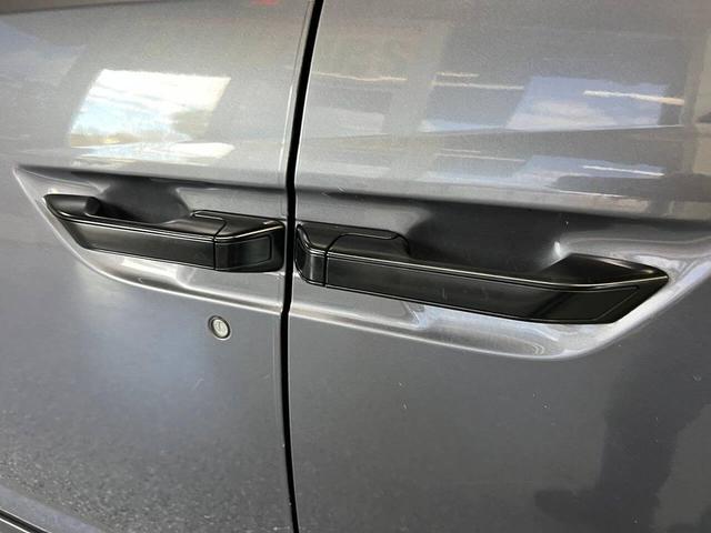 Photo of 2015 Silver Honda Odyssey