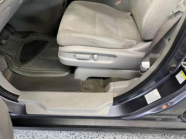 Photo of 2015 Silver Honda Odyssey