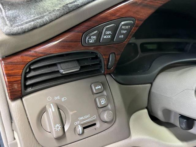 Photo of 2004 Blue Cadillac DeVille