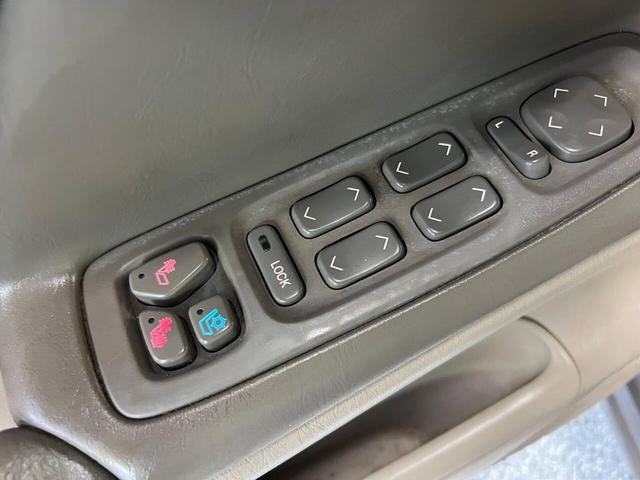 Photo of 2004 Blue Cadillac DeVille
