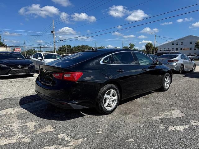 Photo of 2018 Mosaic Black Metallic Chevrolet Malibu