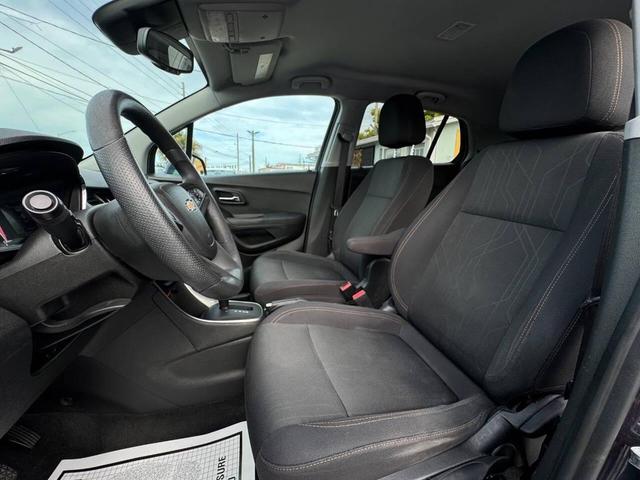 Photo of 2018 Storm Blue Metallic Chevrolet Trax