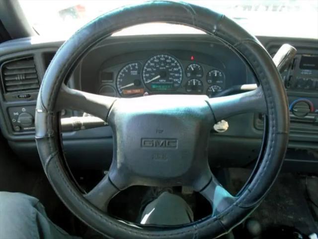 Photo of 2001 White GMC Sierra 1500