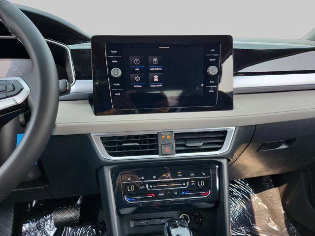 Photo of 2025 Pure White Volkswagen Taos