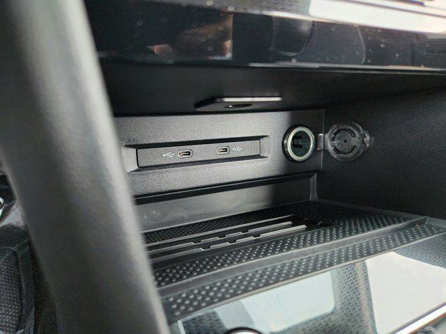 Photo of 2025 Pure White Volkswagen Taos