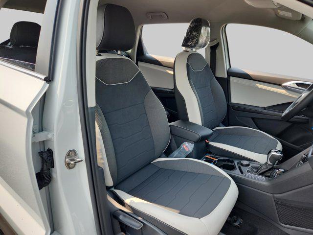 Photo of 2025 Pure White Volkswagen Taos