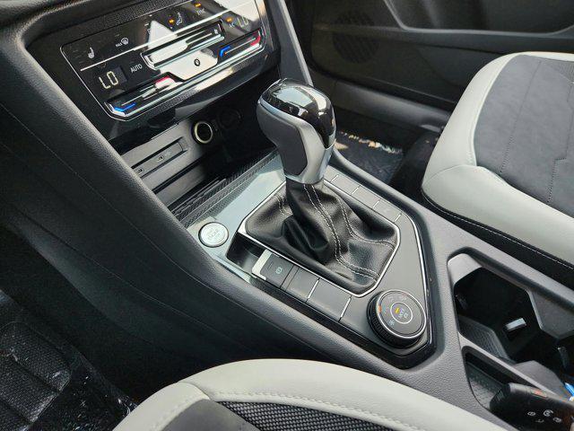 Photo of 2025 Pure White Volkswagen Taos