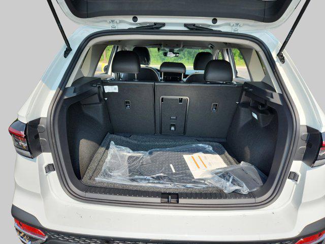 Photo of 2025 Pure White Volkswagen Taos