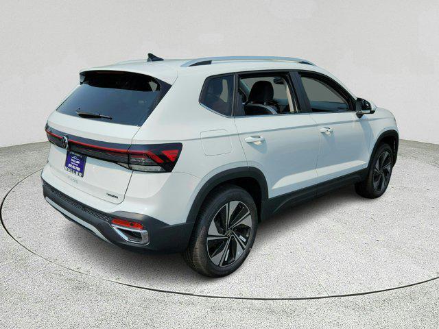 Photo of 2025 Pure White Volkswagen Taos