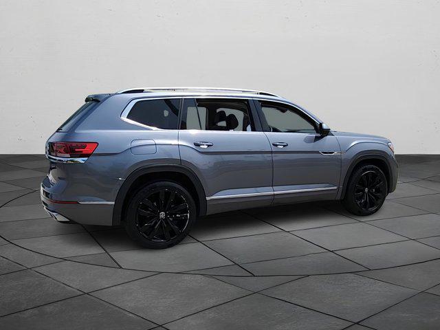 Photo of 2022 Platinum Gray Metallic Volkswagen Atlas