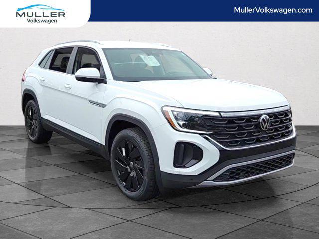 Photo of 2025 Pure White Volkswagen Atlas Cross Sport