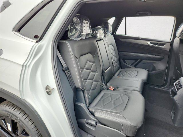 Photo of 2025 Pure White Volkswagen Atlas Cross Sport
