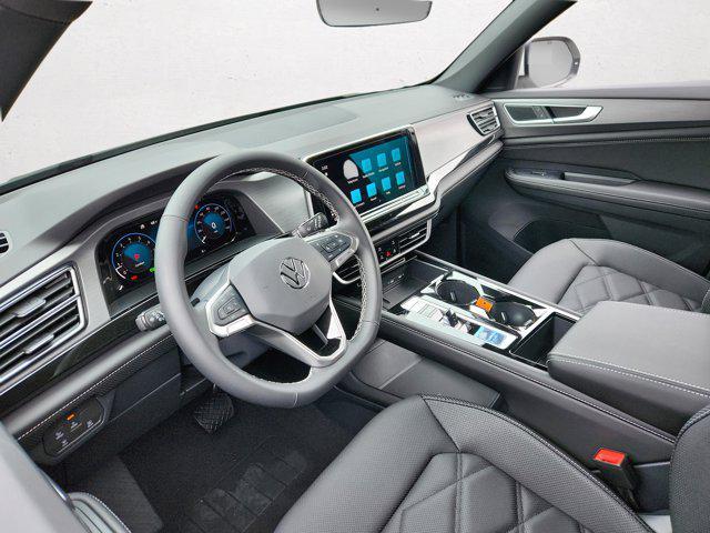 Photo of 2025 Pure White Volkswagen Atlas Cross Sport