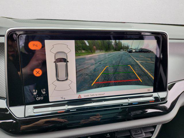 Photo of 2025 Pure White Volkswagen Atlas