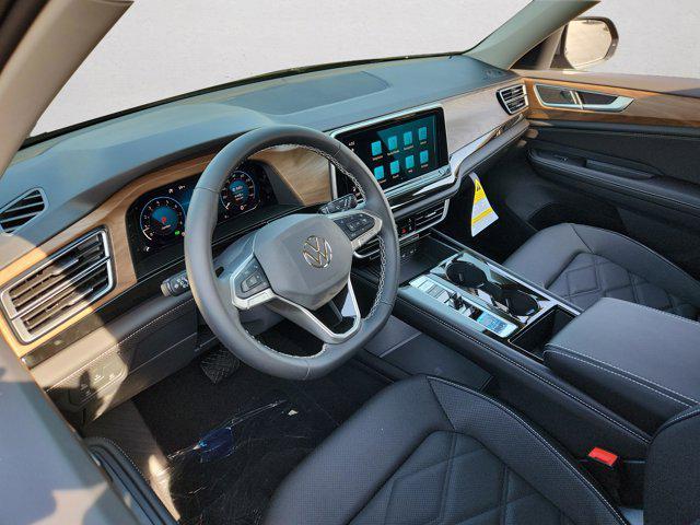 Photo of 2025 Pure Gray Volkswagen Atlas
