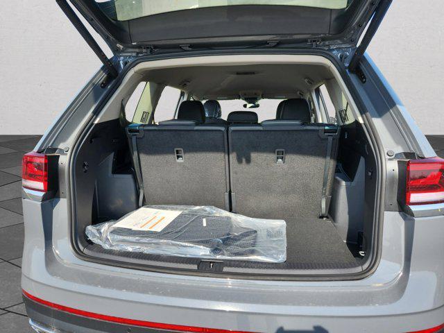 Photo of 2025 Pure Gray Volkswagen Atlas