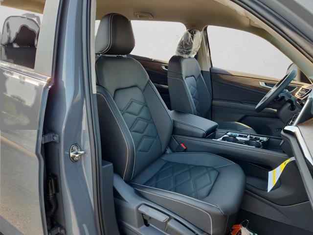 Photo of 2025 Pure Gray Volkswagen Atlas