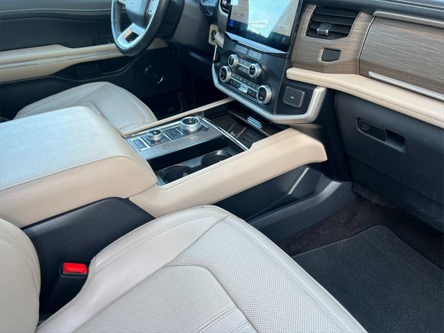 Photo of 2023 Dark Matter Metallic Ford Expedition